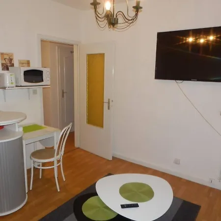 Agreable 2 Pieces A Avec Garage Ferme - Check In Autonome Forbach