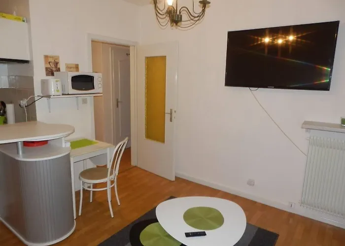 Agreable 2 Pieces A Avec Garage Ferme - Check In Autonome 福尔巴克